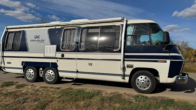 1974 GMC Sequoia 26FT in Crossmount, SK